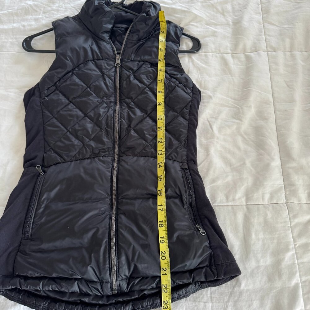 Lululemon Down For A Run Vest - Picture 10 of 10